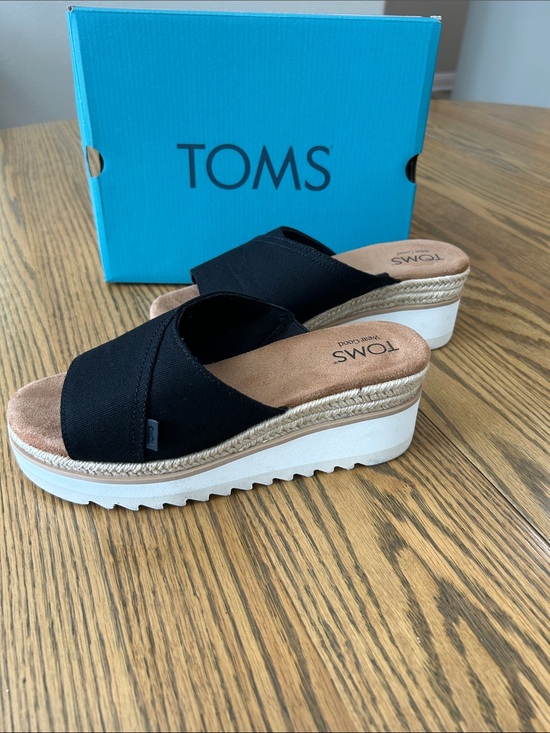 Toms Shoes - TOMS Carmen Wedge Slip-On Sandals, size 7.5, NIB